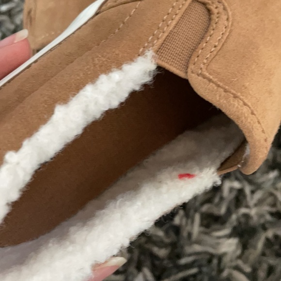 Old navy sneakers - Picture 4 of 4